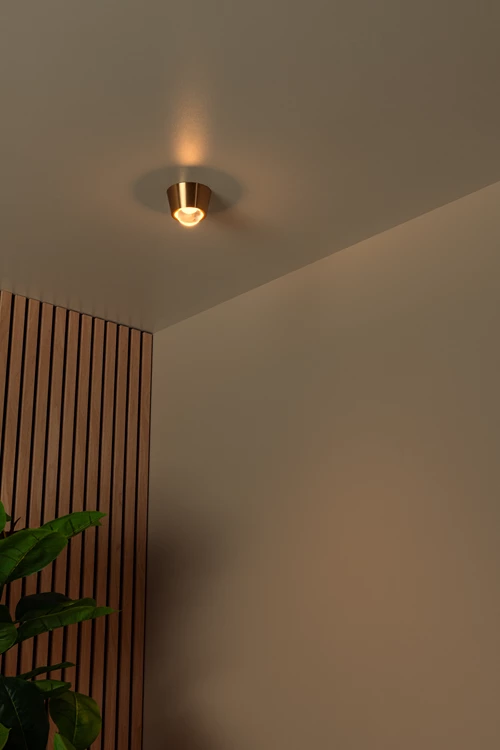 Lucide RIGON - Plafonnière - Ø 9 cm - LED - 1x7W 3000K - Mat Goud / Messing - sfeer 1